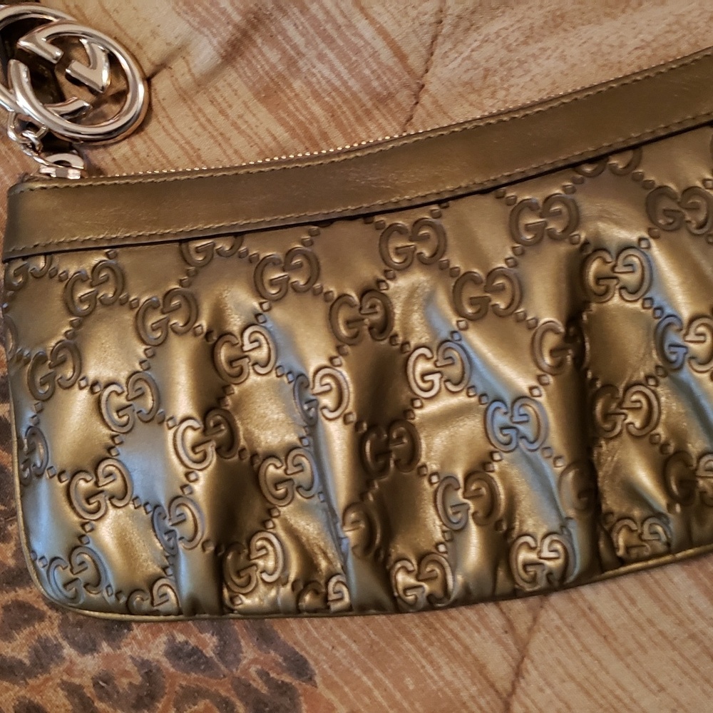 Gucci Authentic wristlet